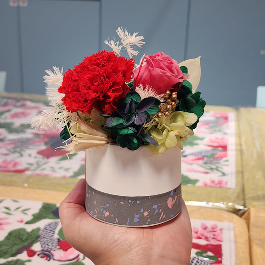 水磨石花盆連永生花花禮